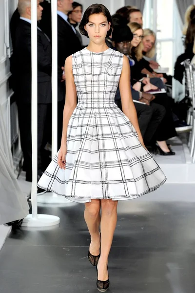 Look 7